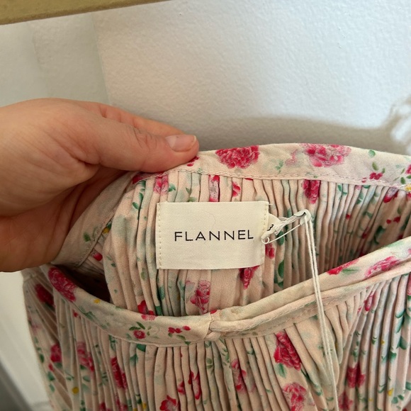 SUPER CUTE FLORAL, ACCORDION TANK FROM FLANNEL, NEW WITH TAGS, SIZE S - Picture 2 of 5